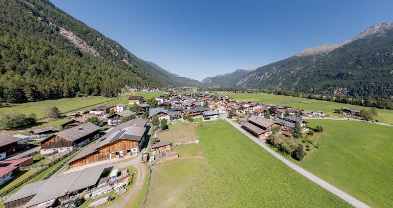 Das Zeitlos Aparthotel Längenfeld Buitenkant foto